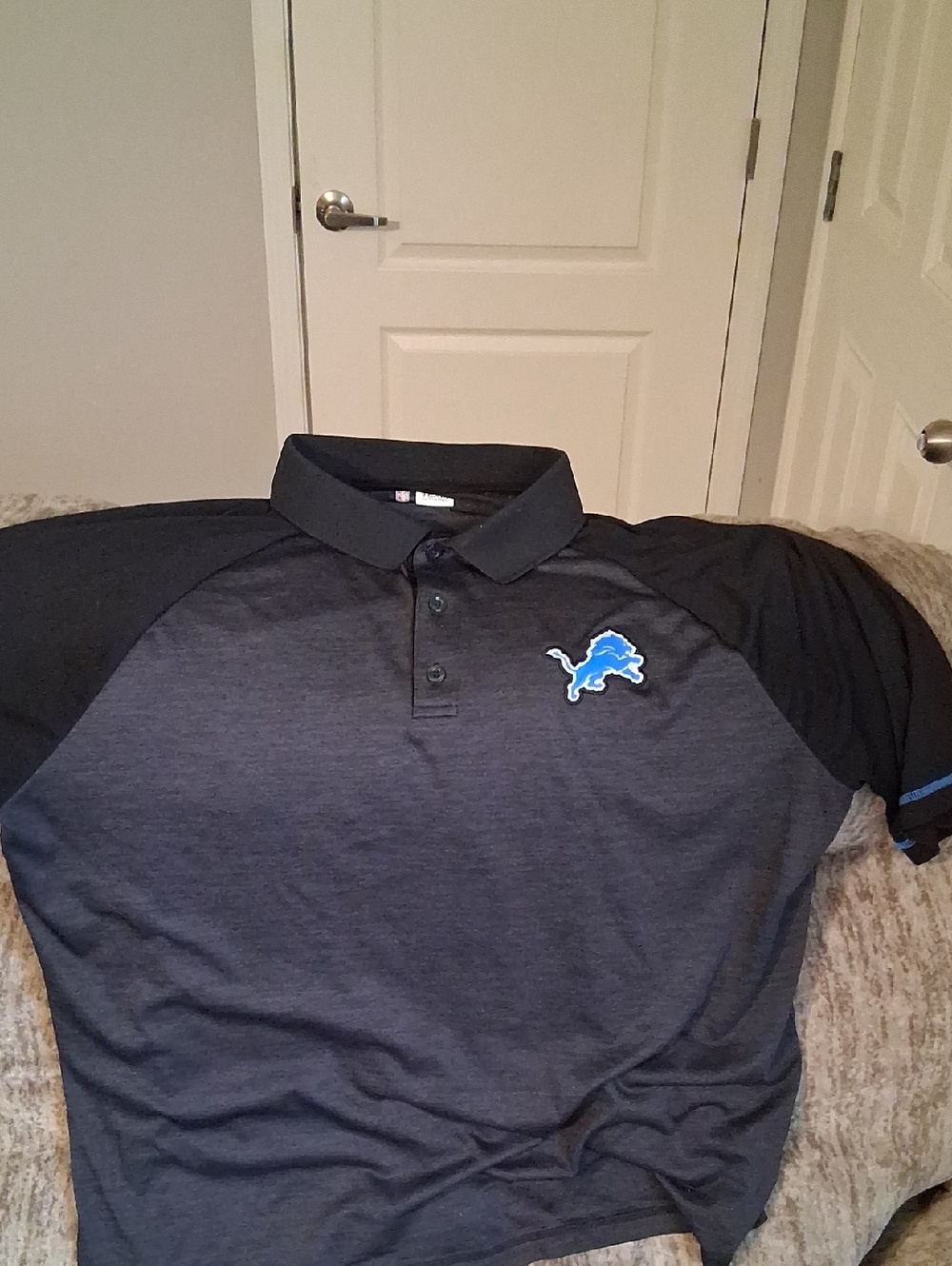 NFL Men's Charcoal and Black Polo with Blue Detroit Lions Logo